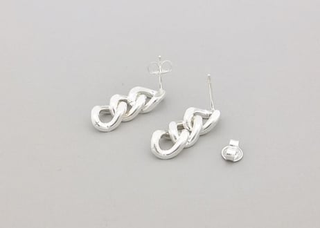 シルバー９２５ ３チェーンピアス