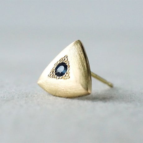 K18 Triangle Earring/Sapphire ＊Single *