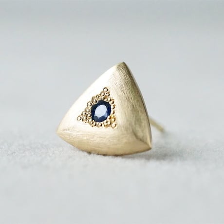K18 Triangle Earring/Sapphire ＊Single *