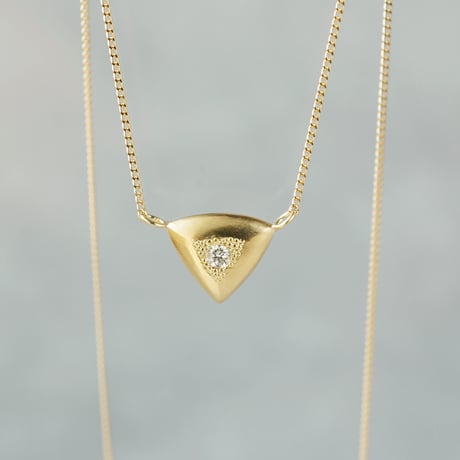 K18 Triangle Necklace