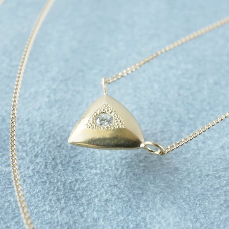K18 Triangle Necklace