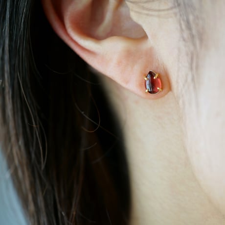 Garnet Earring  ＊Single