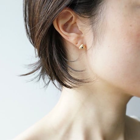 K18 Triangle Earring/Sapphire ＊Single *