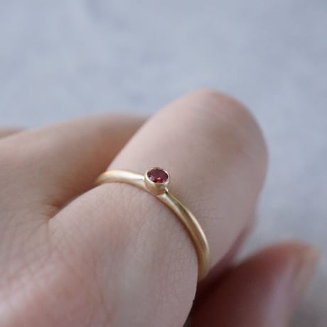 Sapphire Ring/Round/Red *