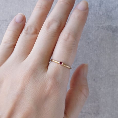 Sapphire Ring/Round/Red *
