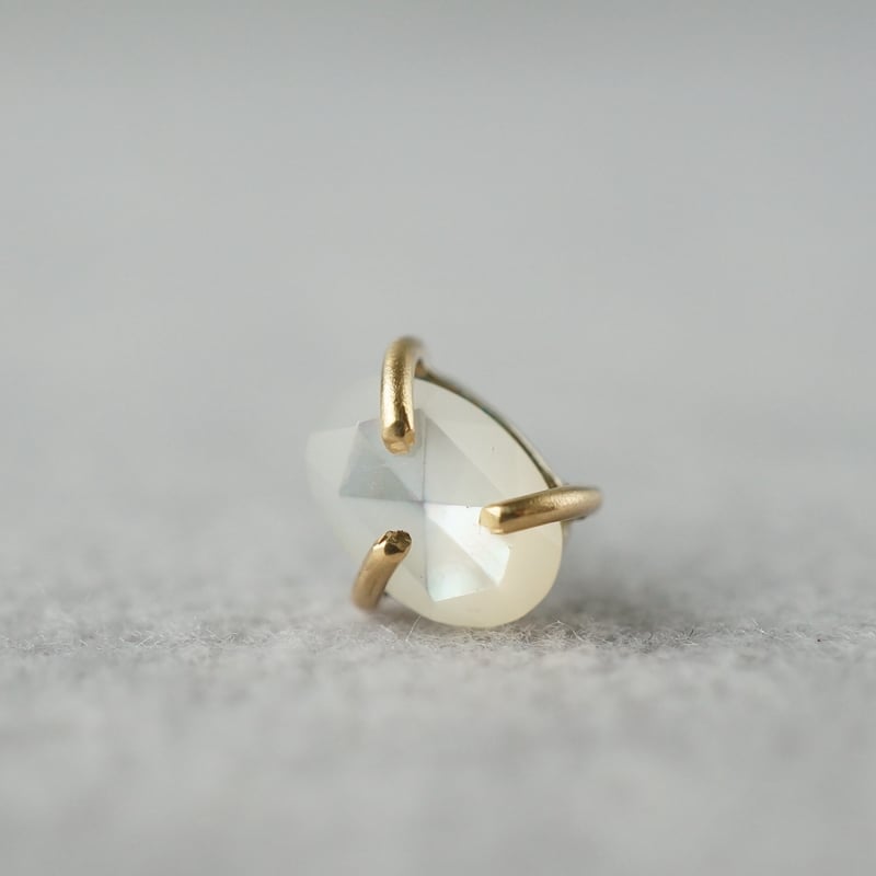Shell Earring ＊Single | jardim by Marina Ishii