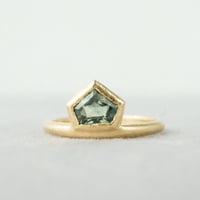 Sapphire Ring/Pentagon/Green