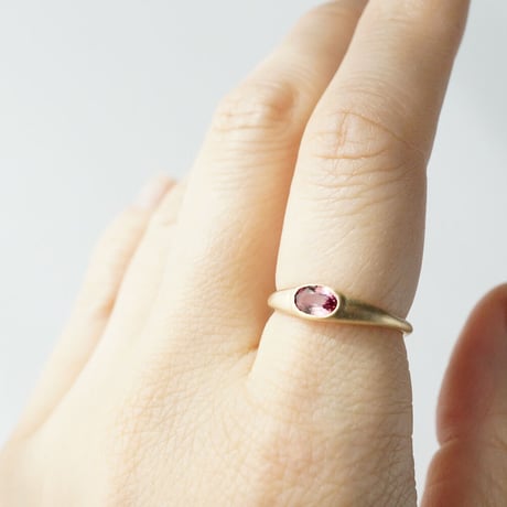 Sapphire Ring/Oval/Red