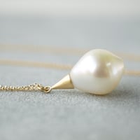Southsea pearl necklace/horn