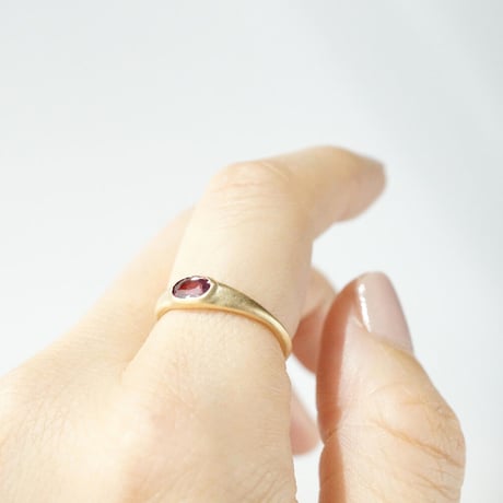 Sapphire Ring/Oval/Red