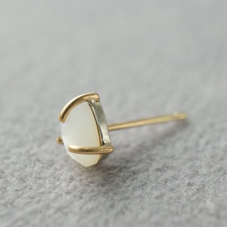 Shell Earring ＊Single