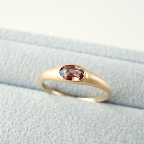 Sapphire Ring/Oval/Red