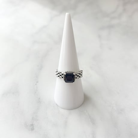 ring 317