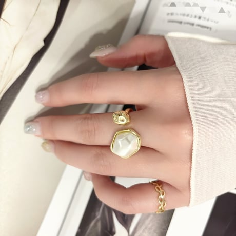 ring 330