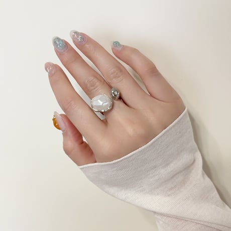 ring 330