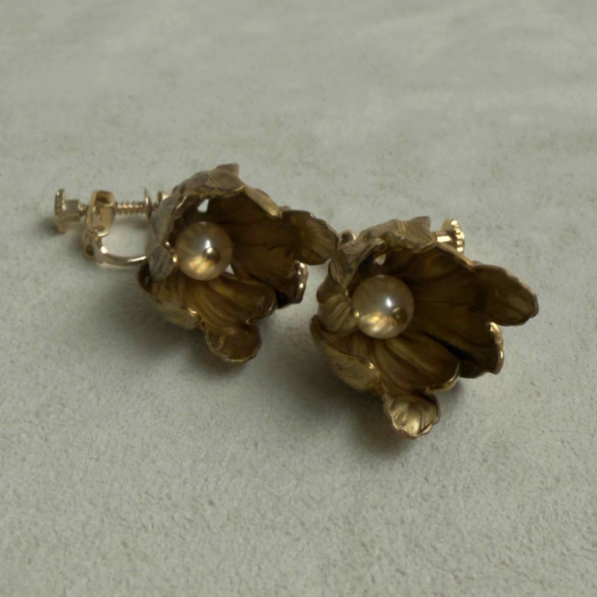 耳元に咲く金色の花、ヴィンテージフラワーピアス/イヤリング | ERIKOART