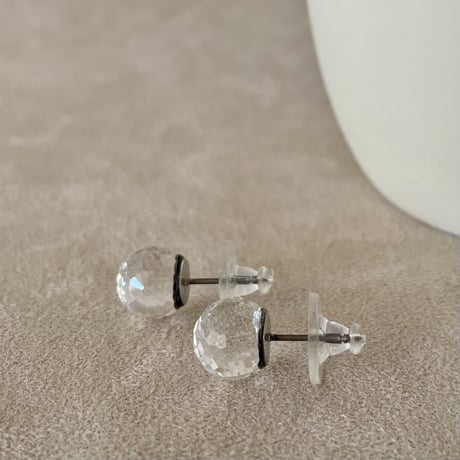 ヴィンテージスワロフスキークリスタルの一粒ピアス＿10mmタイプ