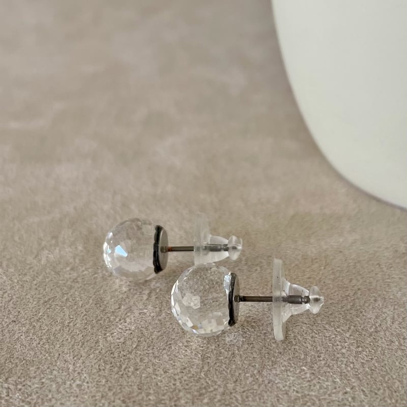 ヴィンテージスワロフスキークリスタルの一粒ピアス＿10mmタイプ