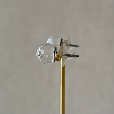 ヴィンテージスワロフスキークリスタルの一粒ピアス＿10mmタイプ