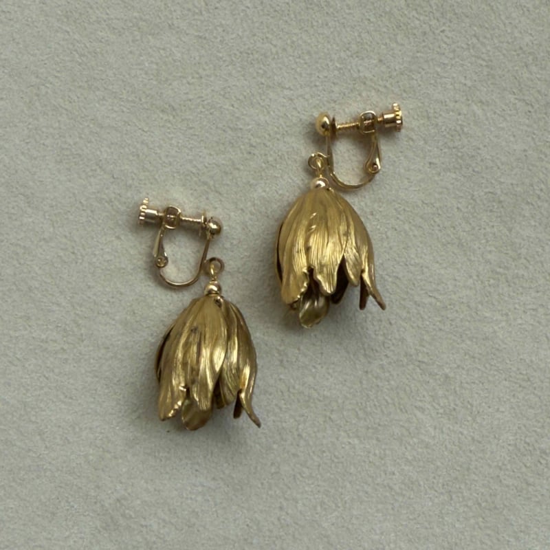 耳元に咲く金色の花、ヴィンテージフラワーピアス/イヤリング | ERIKOART