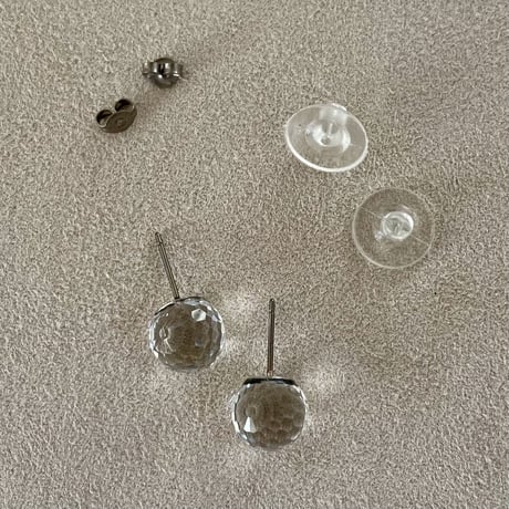 ヴィンテージスワロフスキークリスタルの一粒ピアス＿10mmタイプ