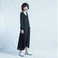 aku-22015　フリルワンピース