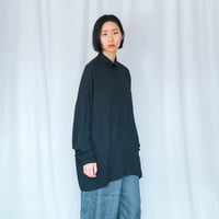 ヘリンボーン織レーヨン台襟付きシャツ　ブラック