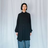 ヘリンボーン織レーヨン台襟付きシャツロング　ブラック