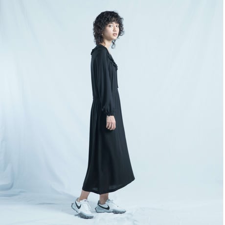 aku-22015　フリルワンピース