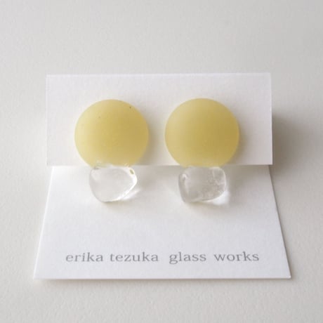 ピアス