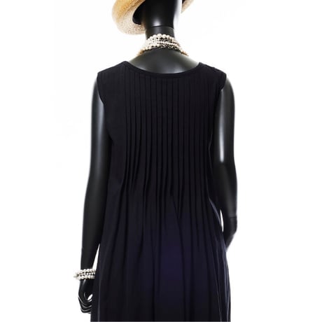 212K037 タックロングワンピース　D.ブラック×ブラック