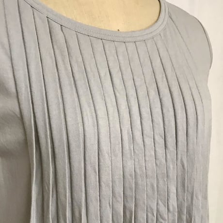 212K037   タックロングワンピース　B.アイスグレー