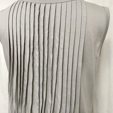 212K037   タックロングワンピース　B.アイスグレー