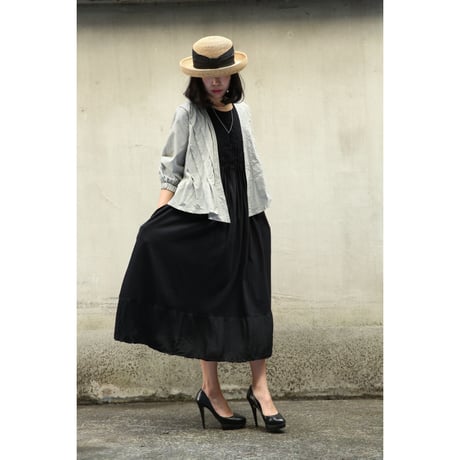 212K037   タックロングワンピース　B.アイスグレー