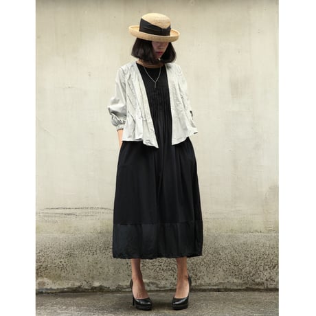 212K037   タックロングワンピース　B.アイスグレー