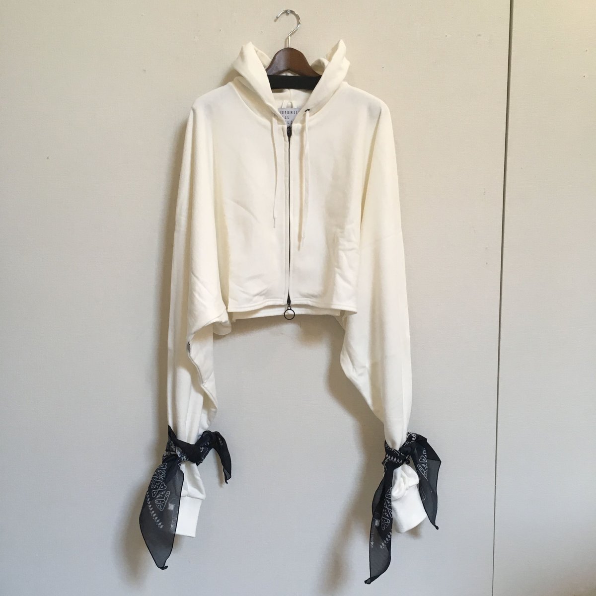 JUVENILE HALL ROLLCALL パーカー（white） | freestylefree