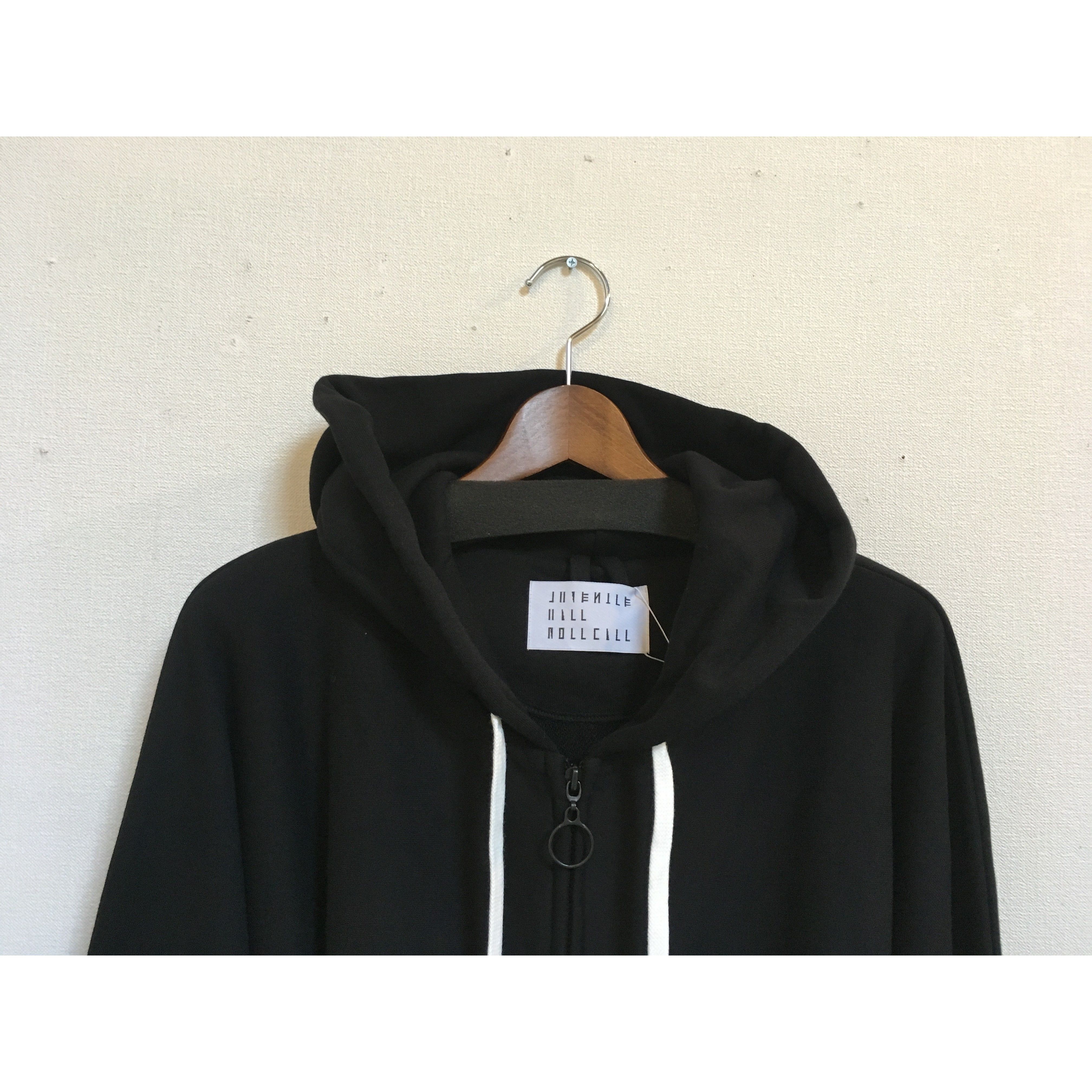 JUVENILE HALL ROLLCALL パーカー（black） | freestylefree