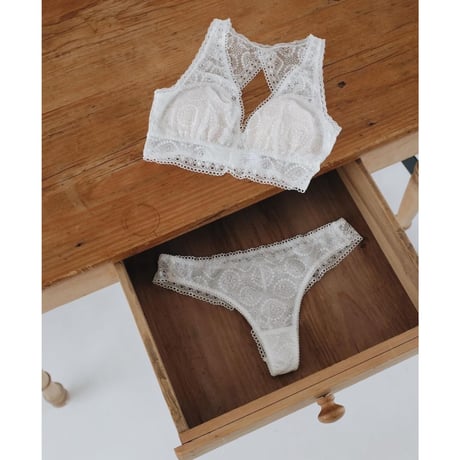 Moroccan Back Style Bralette（パッド込み）｜White