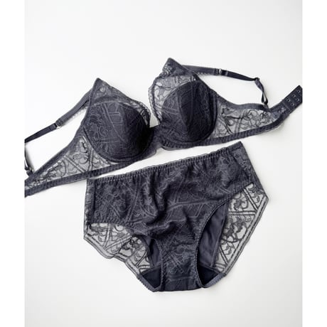Amary Plunge Underwire Bra｜Charcoal