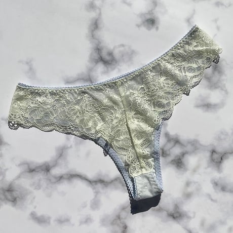 Jasmine Thong｜Blue
