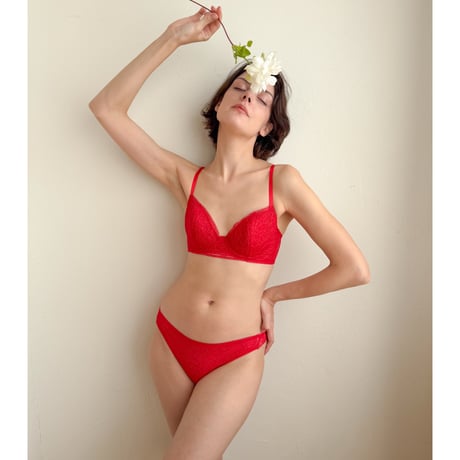 Amary Thong｜Red
