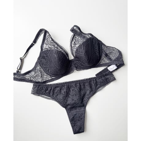 Amary Plunge Underwire Bra｜Charcoal