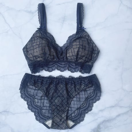 Love Navy Bralette（パッド込み）