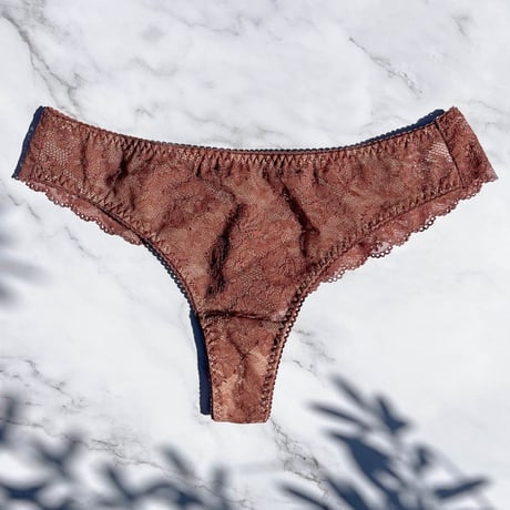 Viola Thong｜Brown