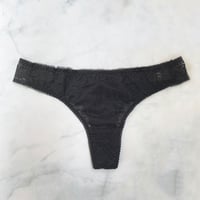 Freesia Thong｜Black