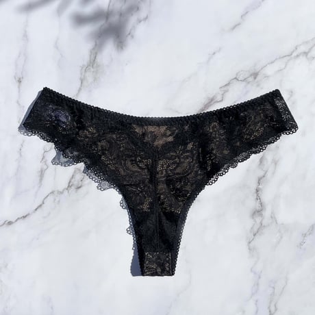 Viola Thong｜Black