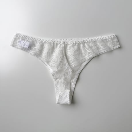 Amary Thong｜White