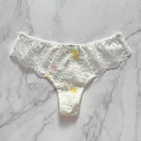 Flower Garden Thong｜White