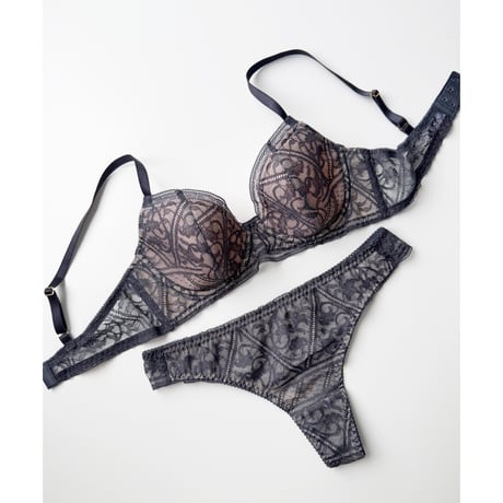 Amary 3/4 Cup Underwire Bra｜Charcoal (Pink lining)