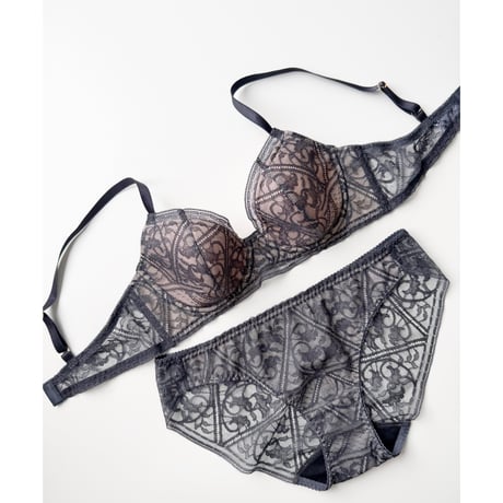 Amary 3/4 Cup Underwire Bra｜Charcoal (Pink lining)
